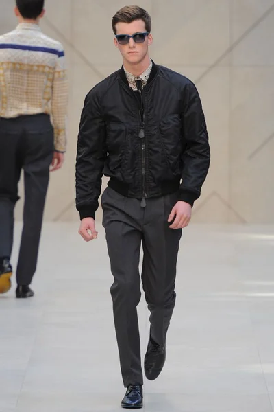 Look 12